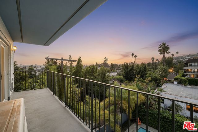 7560 Hollywood Blvd #310, Los Angeles, CA 90046