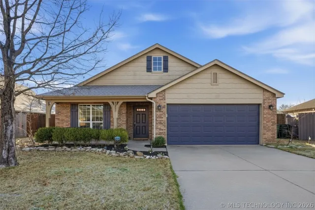 9009 N  157th East Ave, Owasso, OK 74055