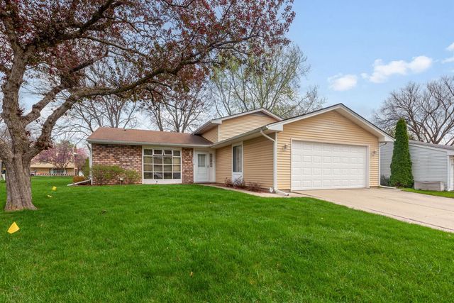 Address Not Disclosed, Roselle, IL 60172