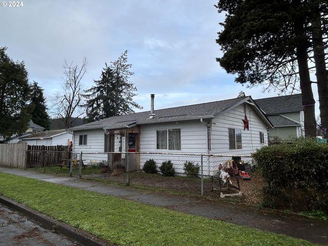 805 E  Quincy Ave, Cottage Grove, OR 97424