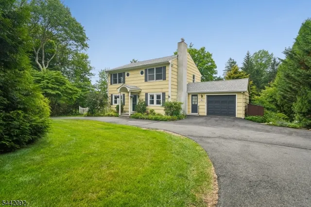 361 North Rd, Chester, NJ 07930