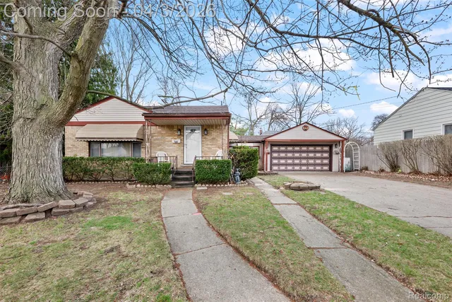 516 E  Woodward Heights Blvd, Hazel Park, MI 48030