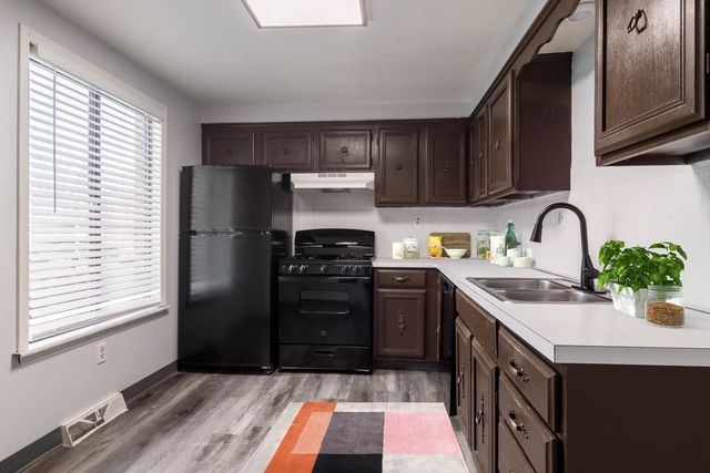 4307 Harvard Dr SE #4456754, Warren, OH 44484