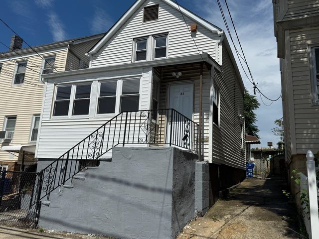 82 McAdoo Ave, Jersey City, NJ 07305