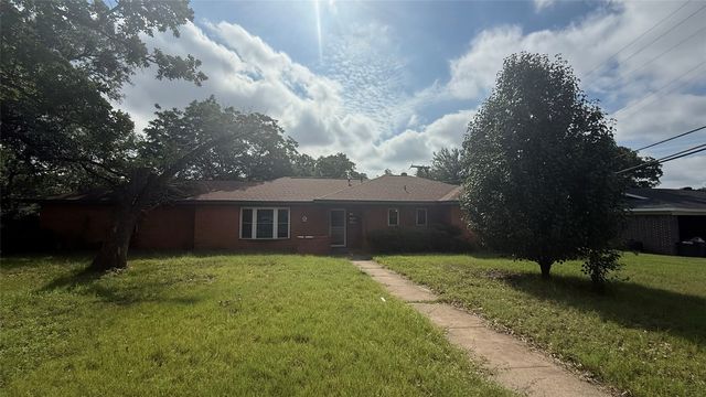407 Dunaway Dr, Euless, TX 76040
