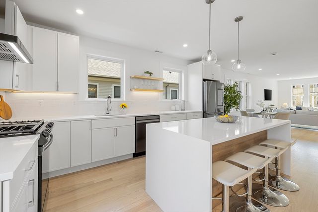 39 Seven Pines Ave #39, Cambridge, MA 02140