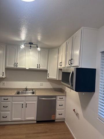 582 E  H St #C, Benicia, CA 94510