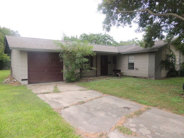 416 Fairmont Dr, Port Lavaca, TX 77979
