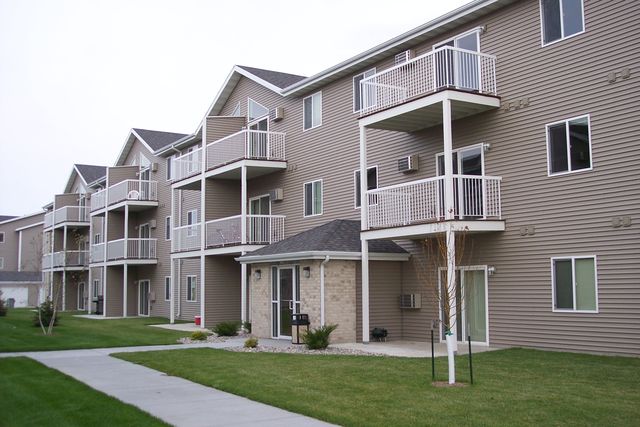 4452 47th St S #208, Fargo, ND 58104