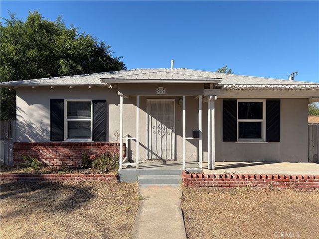 917 W  9th St, Corona, CA 92882