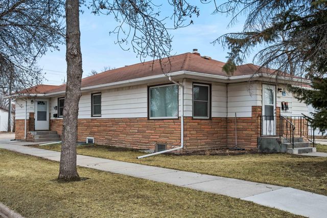 602 N  19th St, Grand Forks, ND 58203