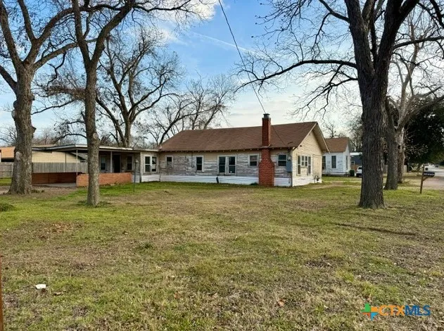 805 N  Central Ave, Cameron, TX 76520