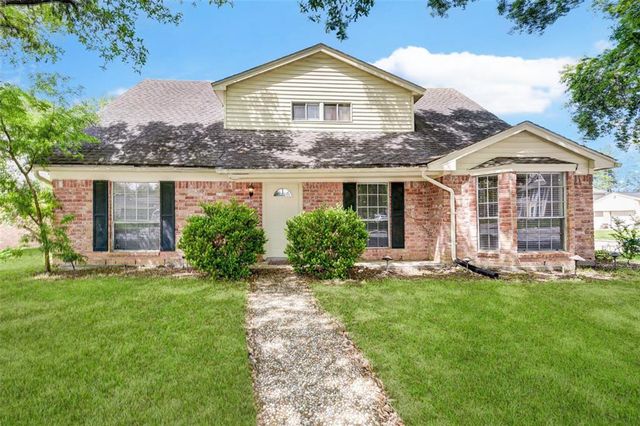 8102 Willow Forest Dr, Tomball, TX 77375