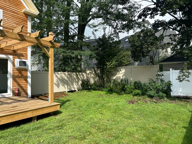 260 Washington St #3, Dover, NH 03820