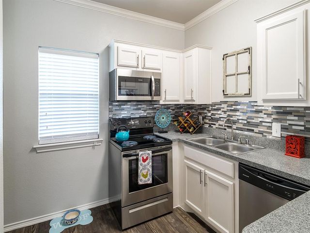 2129 Holly Oaks Ln #135, Weatherford, TX 76087