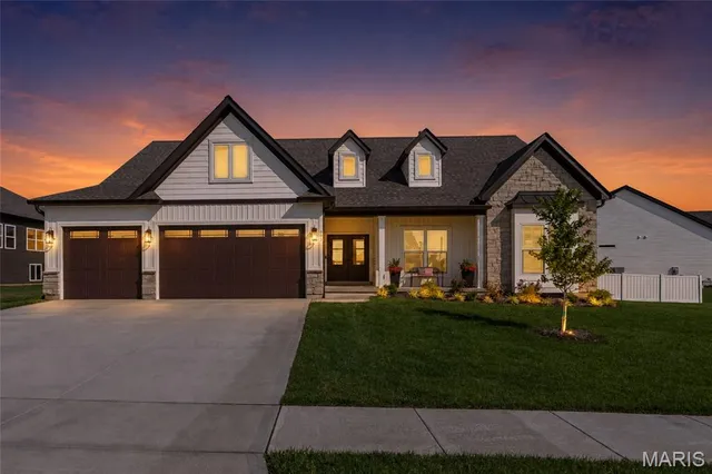 603 Schapers Ct, Moscow Mills, MO 63362