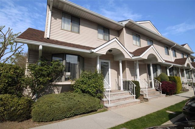 1790 Front Street UNIT 32, East Meadow, NY 11554
