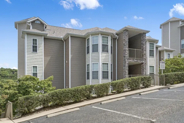 1304 Rocky Shore Terrace #4 BLDG P, Kimberling City, MO 65686