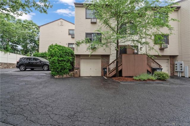 60 Lawn Ave #41, Stamford, CT 06902