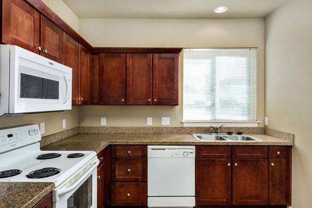1875 Alder St #6, Eugene, OR 97401