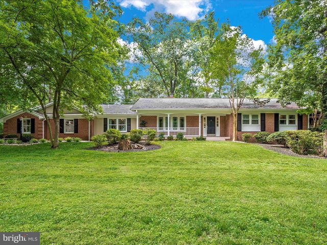 4414 Pinetree Rd, Rockville, MD 20853
