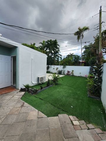 4100 NW 5th St #2, Miami, FL 33126