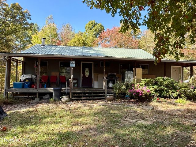 33 Pine Ave, Spring City, TN 37381