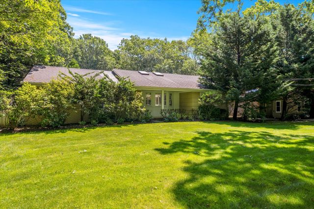 Address Not Disclosed, Water Mill, NY 11976