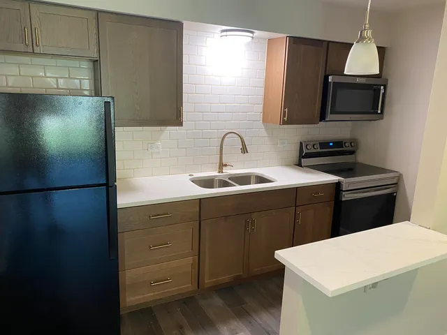 121 S  Washington St #2, Genoa, IL 60135