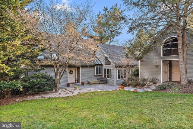 9 Deer Pond Ln, Chadds Ford, PA 19317