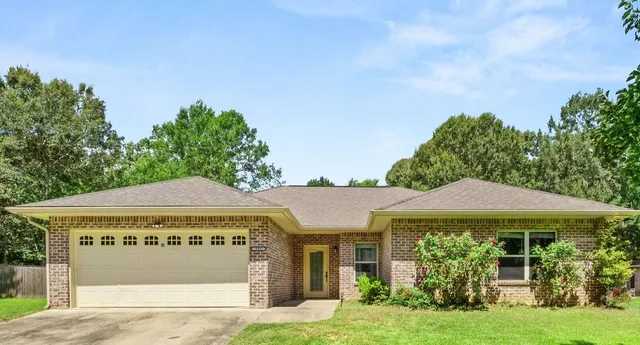 595 Lewis Perkins Rd, Leesville, LA 71446