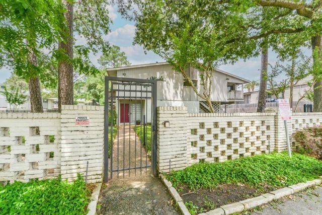 909 Silber Rd #26D, Houston, TX 77024