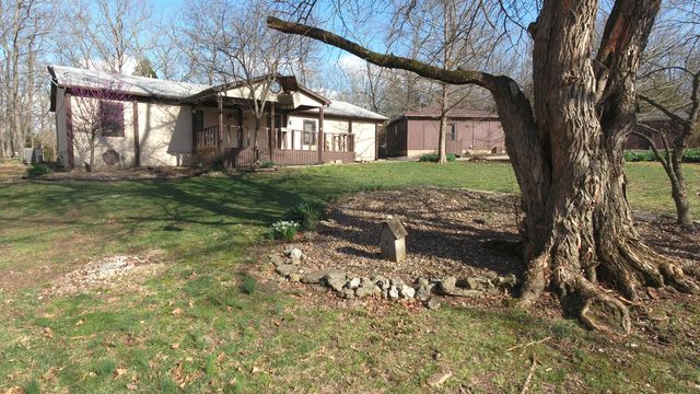 25111 County Road 292a, Pittsburg, MO 65724