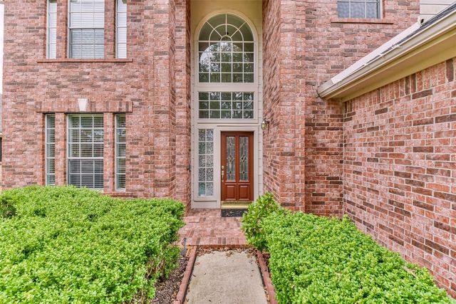 3730 Crescent Dr, Pearland, TX 77584