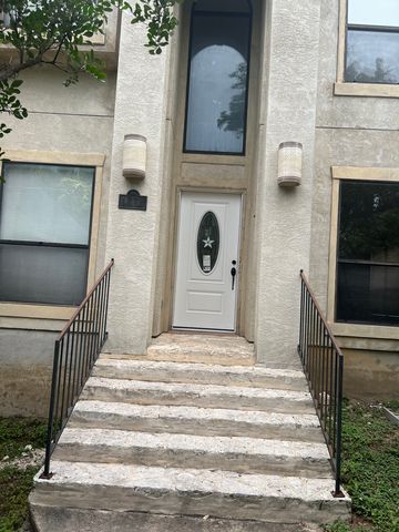 27 Niram Ln, San Antonio, TX 78216