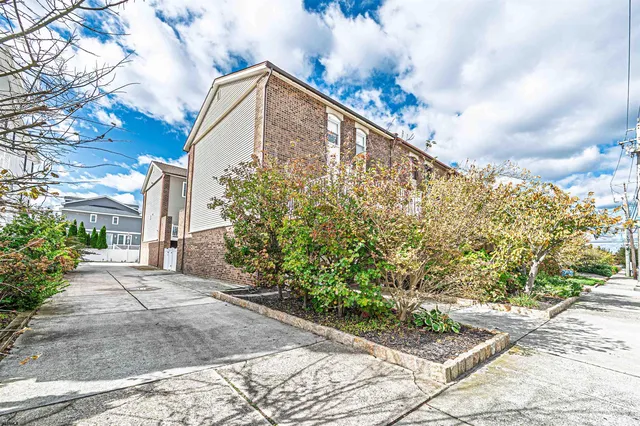 20B N  Washington Ave, Margate, NJ 08402