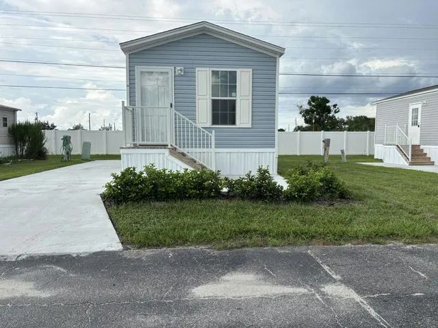28 North Lakeside, Lake Placid, FL 33852