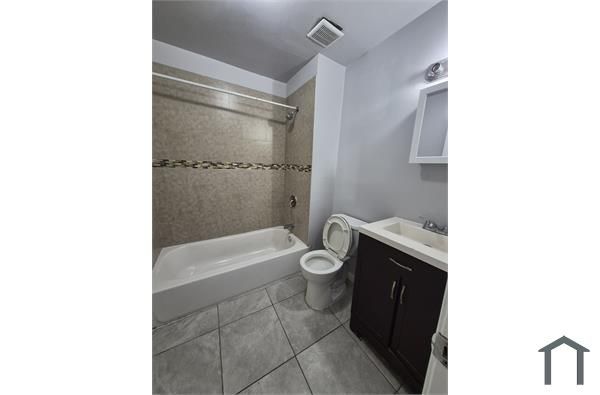 318 S  19th St #1, Newark, NJ 07103