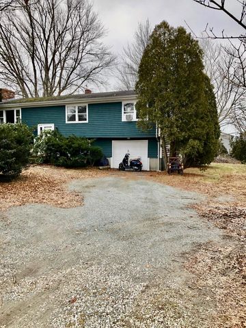 1069 Green End Ave, Middletown, RI 02842