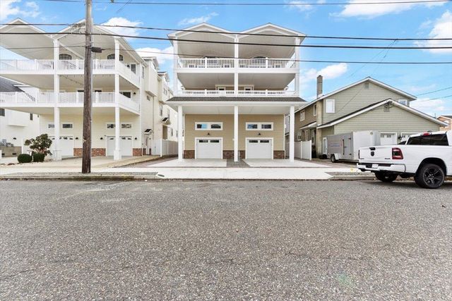 226 44th St, Sea Isle City, NJ 08243