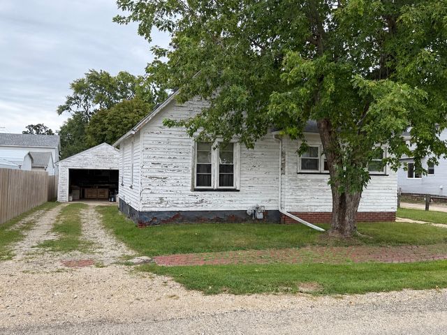 820 N  Burr Blvd, Kewanee, IL 61443