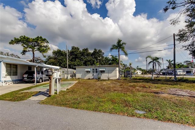 4677 66th Ln N #1, Saint Petersburg, FL 33709