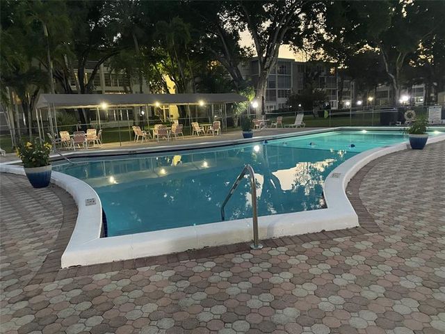 2999 NW 48th Ave #439, Fort Lauderdale, FL 33313