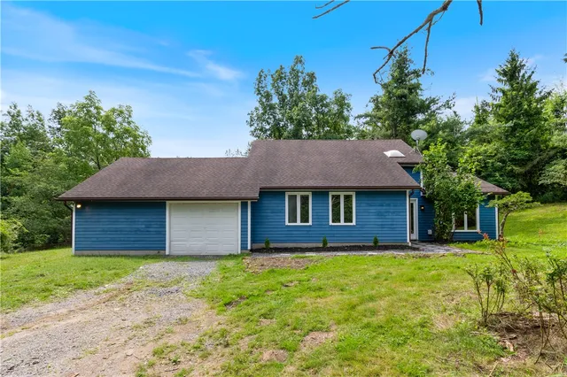 7407 Old Logan Rd, Canandaigua, NY 14424