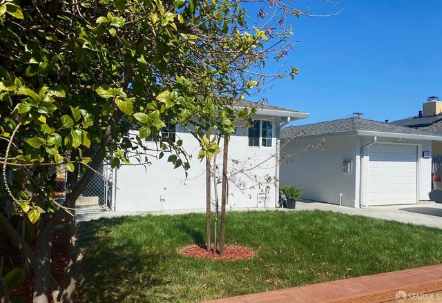 1031 Newbridge St, East Palo Alto, CA 94303