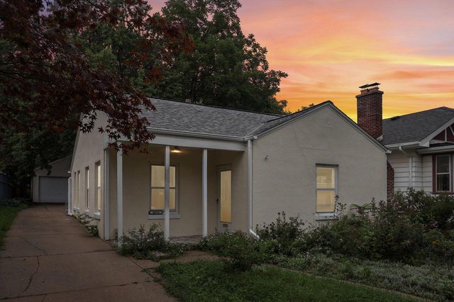 4605 N Sheffield AVENUE, Shorewood, WI 53211