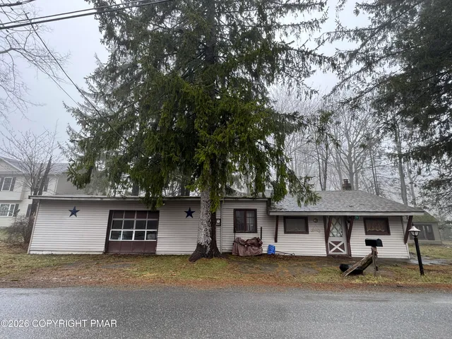 1254 Pocono Heights Rd, Tobyhanna, PA 18466