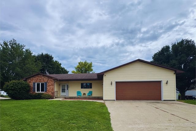105 W  Benton St, Fontanelle, IA 50846