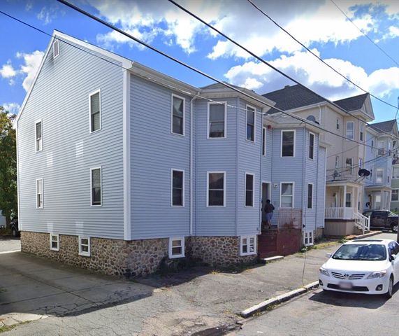 12 Salisbury St, New Bedford, MA 02744