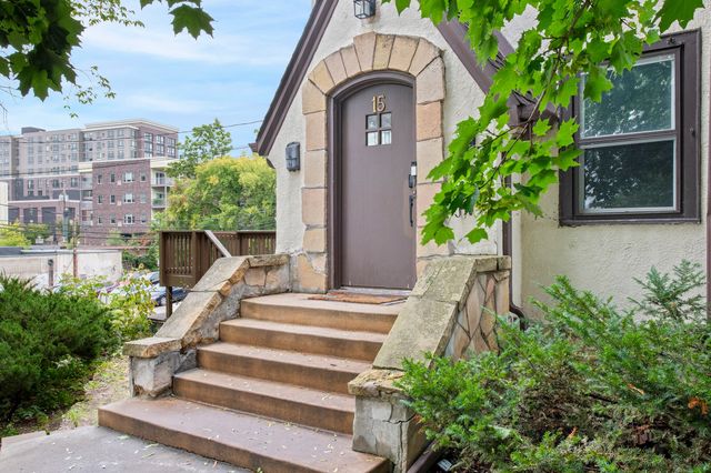 15 Arthur Ave  SE #1, Minneapolis, MN 55414